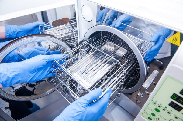 Proper autoclaving with the steam sterilization process - Steam sterilization: How to autoclave correctly | MedSolut